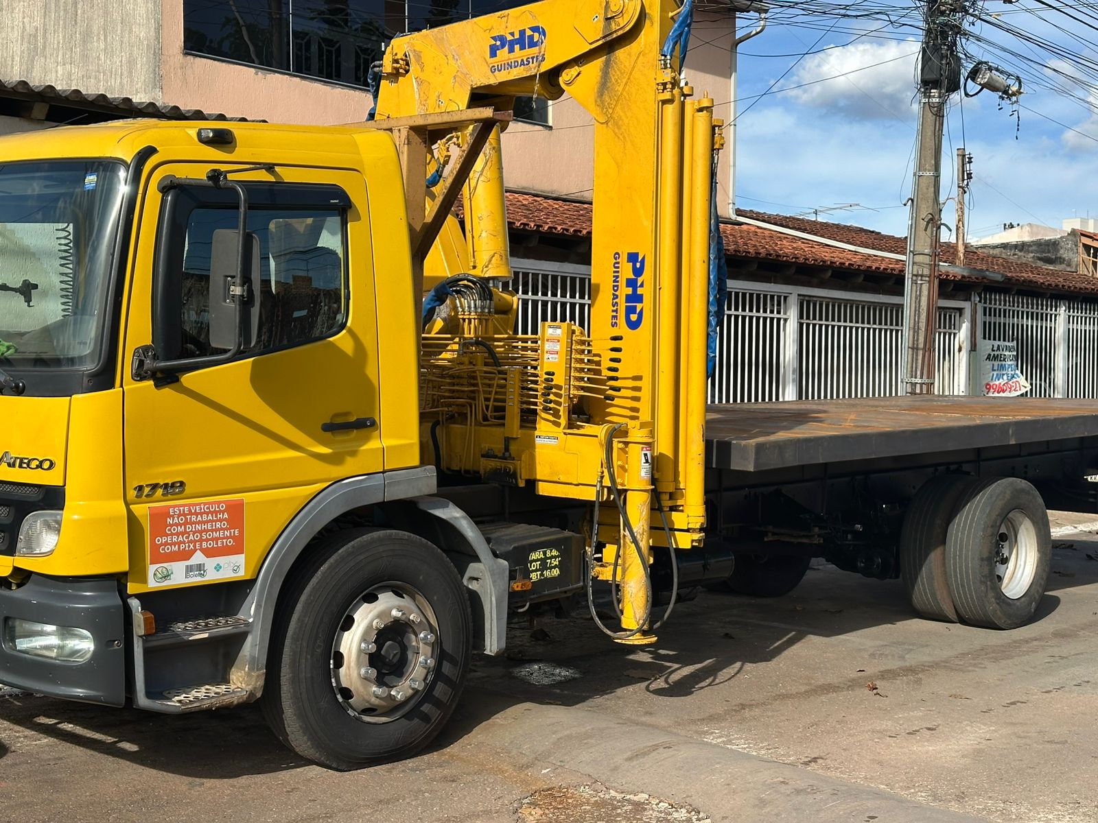 Caminhão Munck em Ceilândia | Transporte e Içamento de Cargas | JLD Munck Serviços